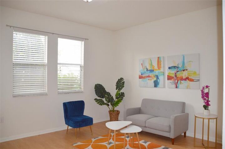 Property Photo: 533 NE 3rd Ave 141 FL 33301