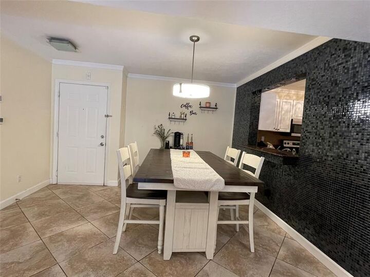 Property Photo: 1341 SE 3rd Ave 110 FL 33004