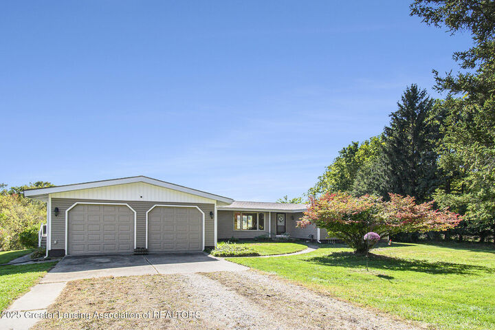 Property Photo: 1226 E Round Lake Road MI 48820