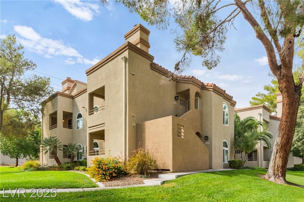 Property Photo:  3145 East Flamingo Road 2122  NV 89121 