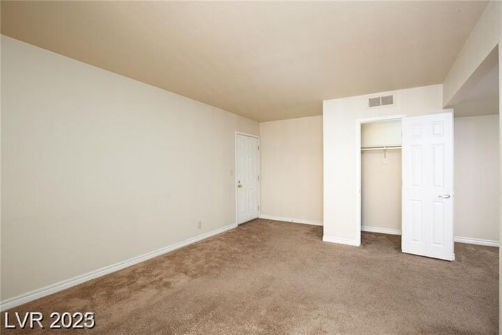 Property Photo: 5314 River Glen Drive 288 NV 89103