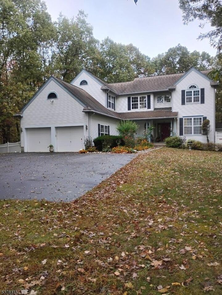 Property Photo: 4 Southwoods Ln NJ 07438