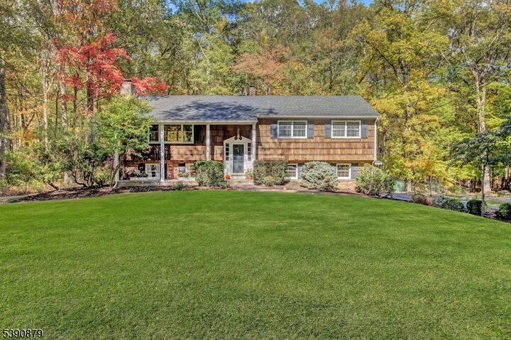 16 Valley Rd  Kinnelon Boro NJ 07405 photo