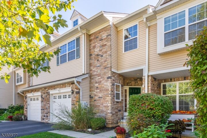 Property Photo: 8 Lamerson Cir NJ 07828