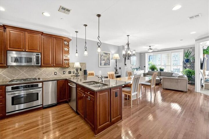 10511 Mission Road 214  Leawood KS 66206 photo