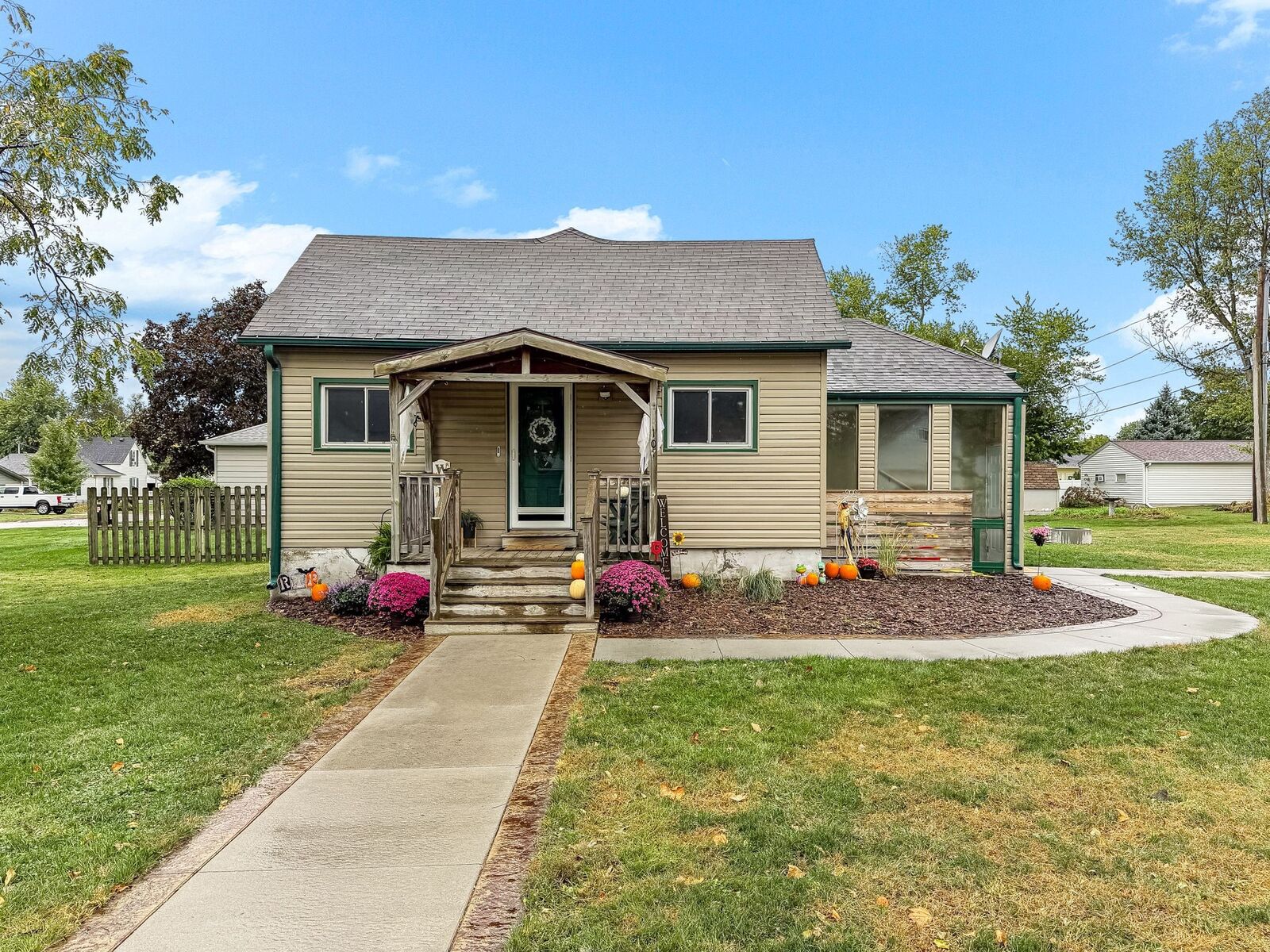 Property Photo: 107 Benton Street IA 50244