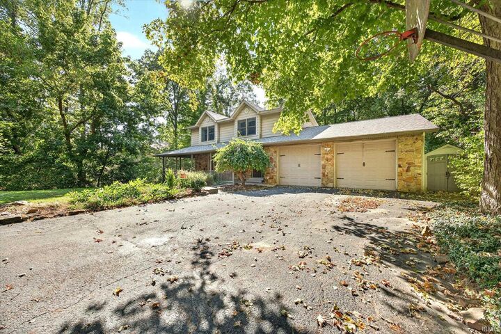 Property Photo:  2542 S Spicewood Lane  IN 47401-4343 