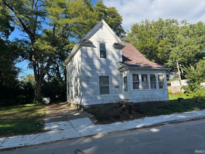 225 Milton Street  South Bend IN 46613-2453 photo
