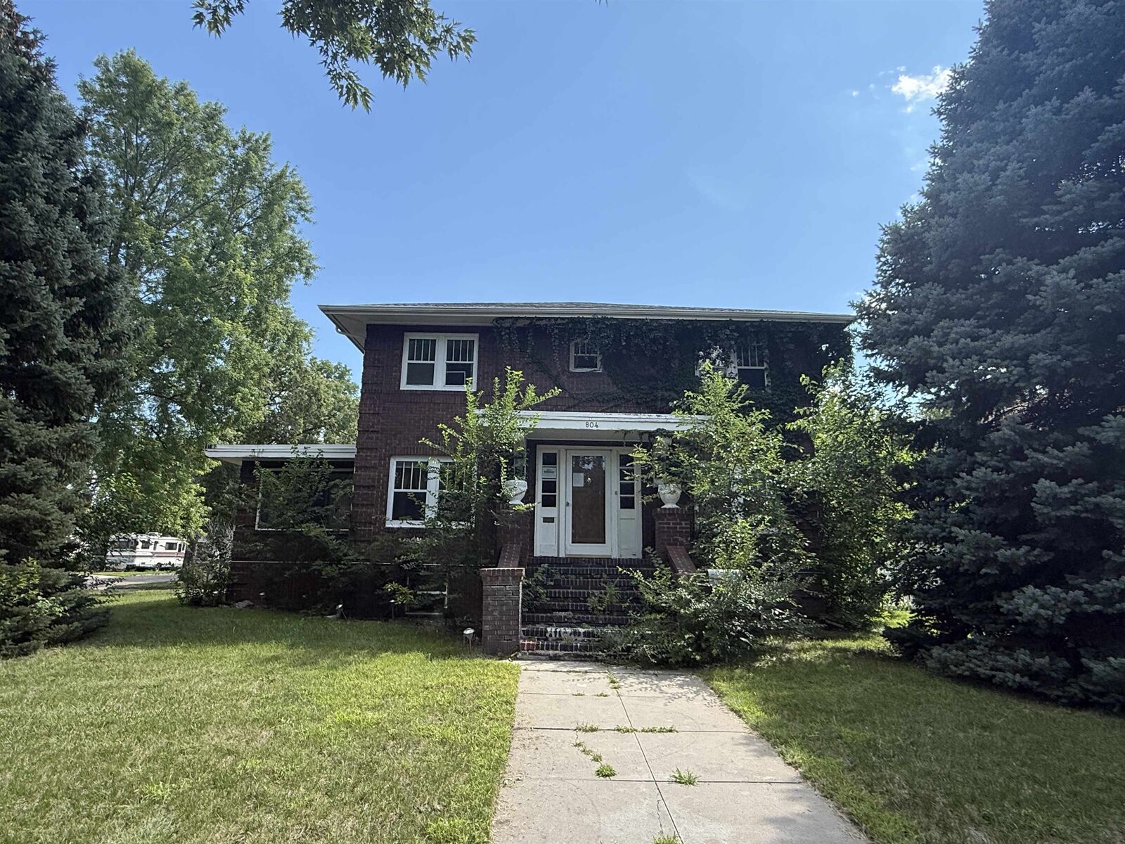 Property Photo: 804 W 3rd NE 69101