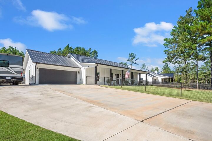 Property Photo: 2904 Tidwell Road TX 75941