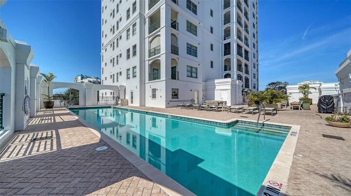 Property Photo: 505 S Orange Avenue 501 FL 34236