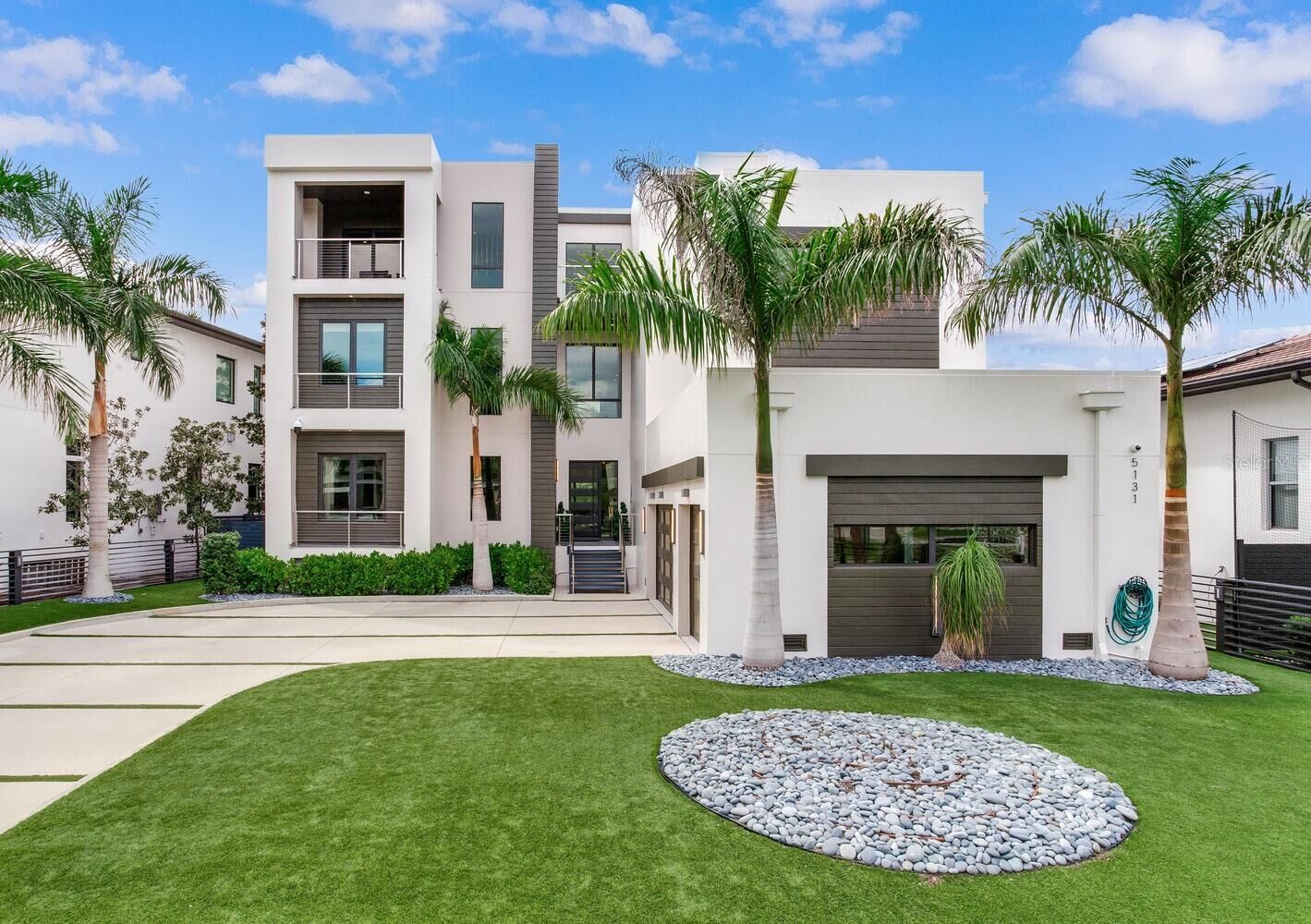 Property Photo: 5131 W Neptune Way FL 33609