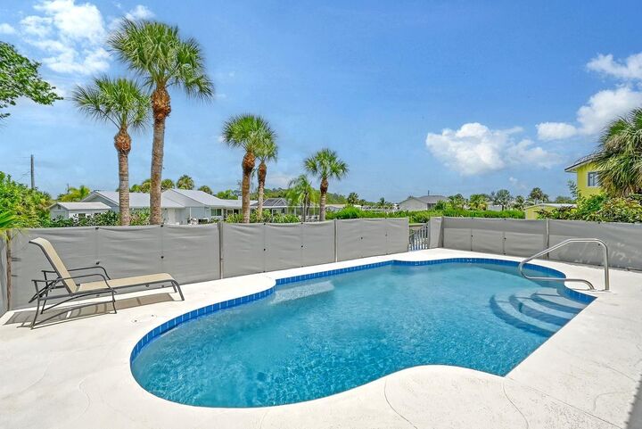 Property Photo: 6 Cove Lane FL 34223