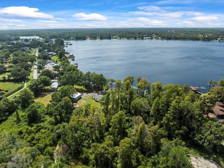 Property Photo: 17924 Simms Road FL 33556