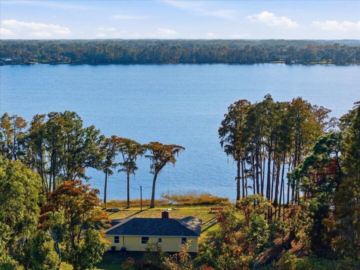Property Photo:  17924 Simms Road  FL 33556 