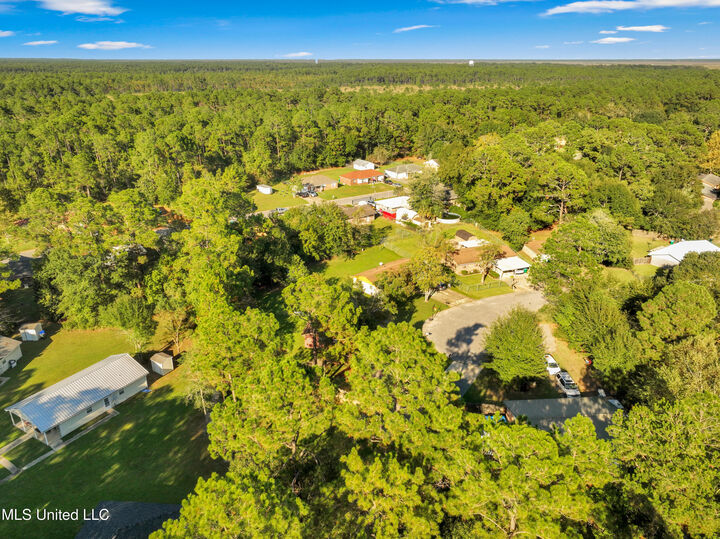 Property Photo: 5672 Woodstock Court MS 39553