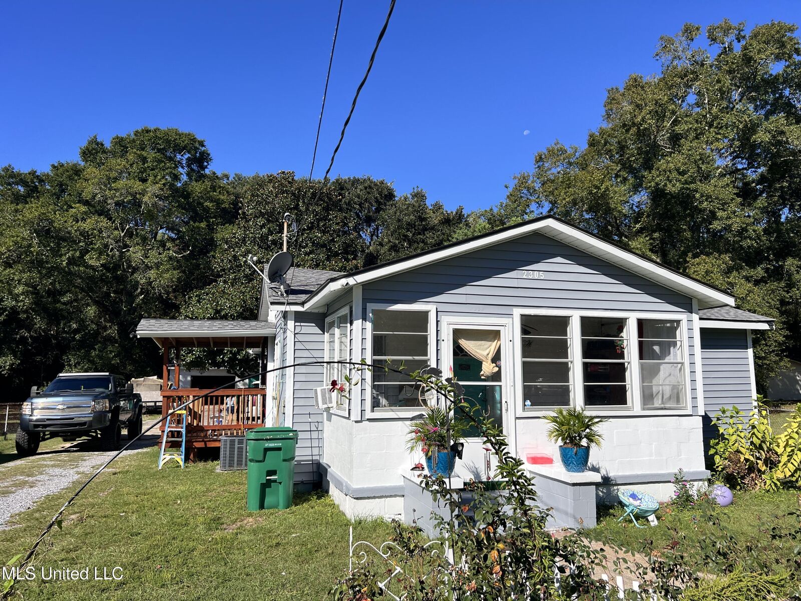 Property Photo: 2305 Roberts Avenue MS 39501