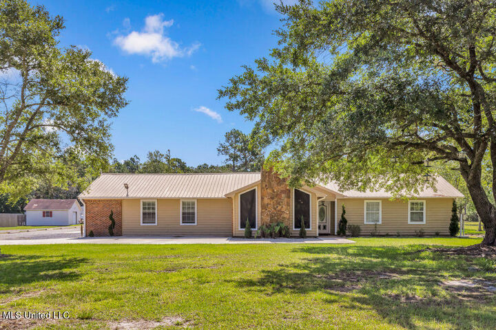 Property Photo: 2512 Old Shell Landing Road MS 39564