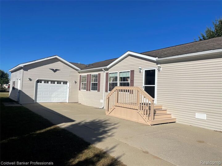 Property Photo: 2679 Manatee Court MI 48446 3294