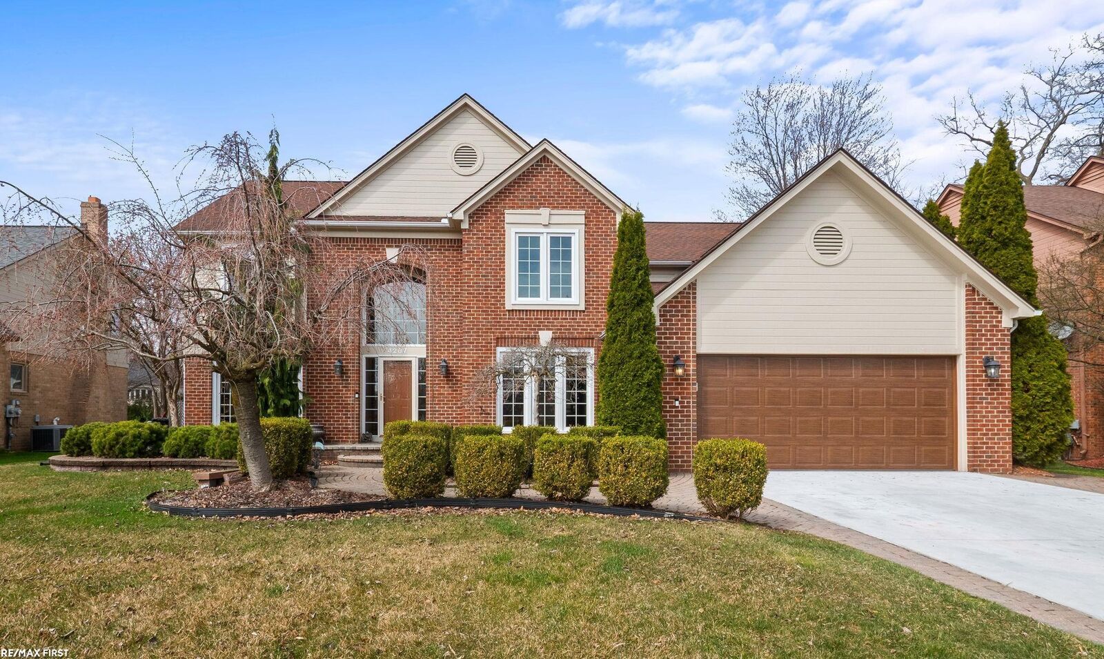 Property Photo:  4287 Renee Drive  MI 48085 