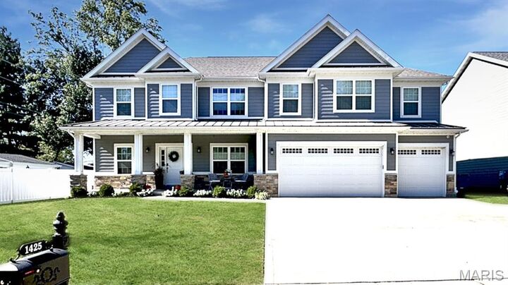 1425 Craig Road  St Louis MO 63146 photo