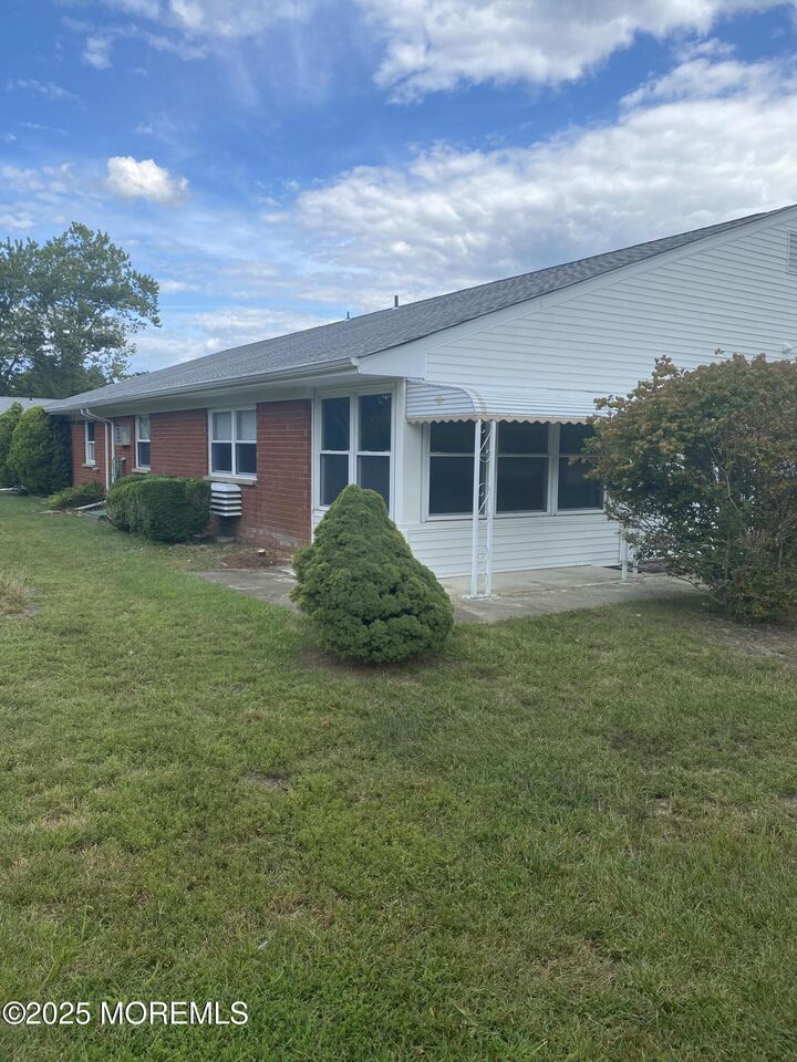 Property Photo:  106 Hope Road  NJ 08759 