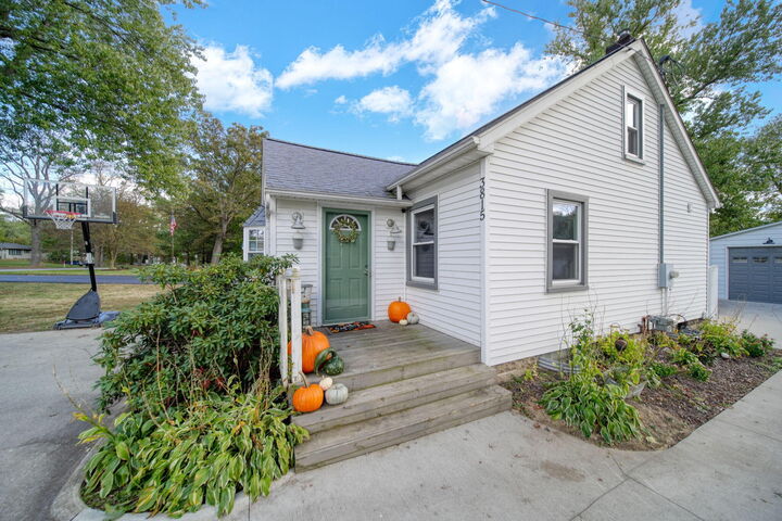 Property Photo: 3815 Seymour Road MI 49201