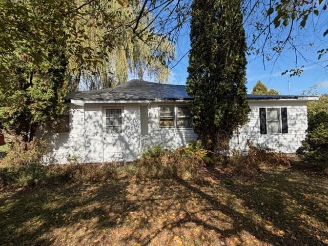 Property Photo: 1561 E Croton Drive MI 49337