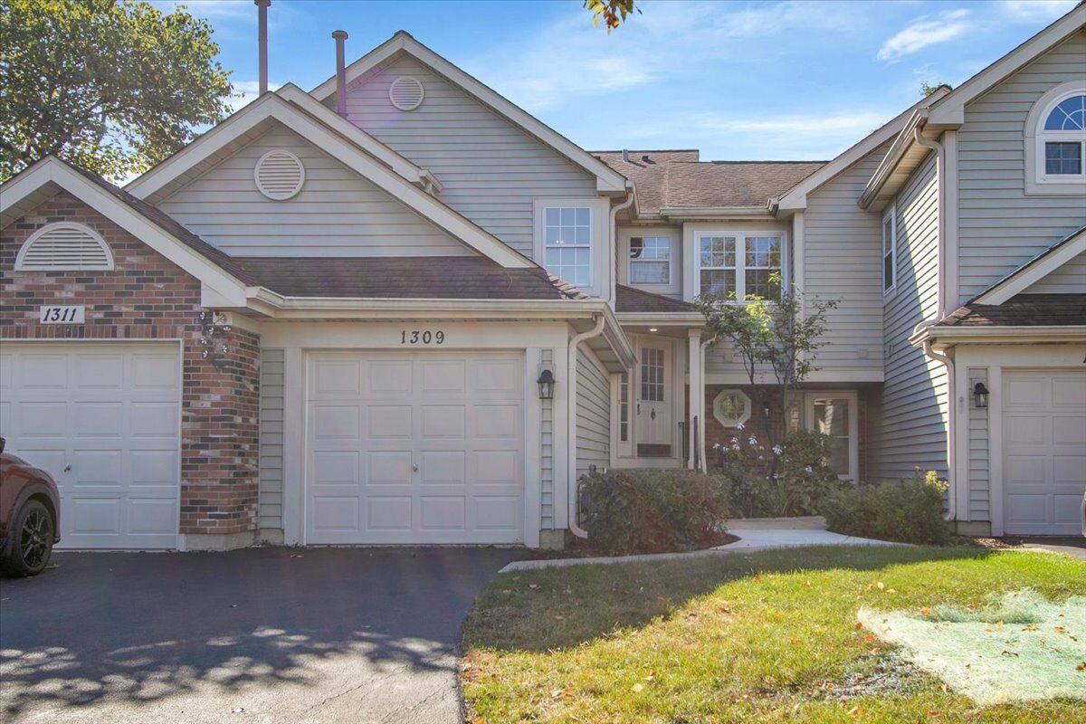 Property Photo:  1309 Coldspring Road 1309  IL 60188