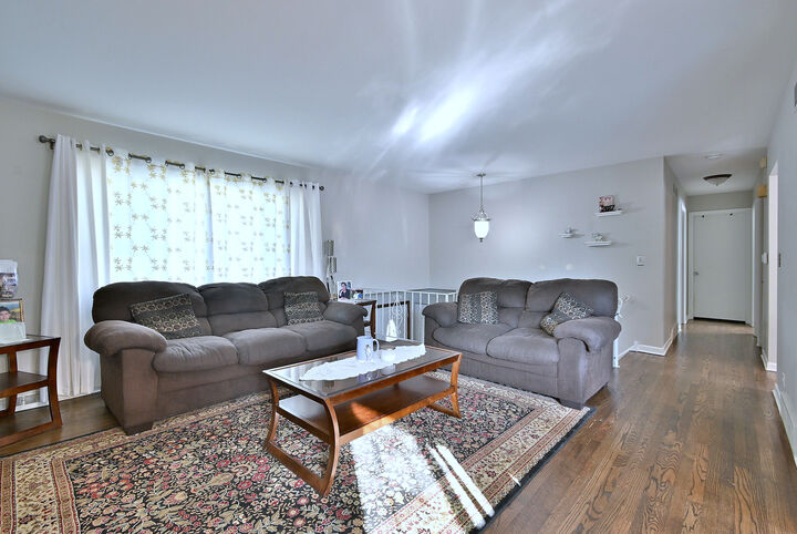 Property Photo: 913 S Iowa Street IL 60101
