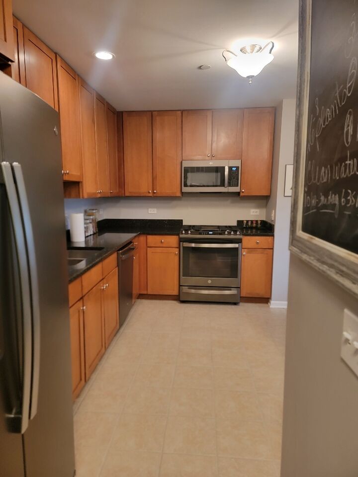 Property Photo: 855 E 22nd Street 416 IL 60148