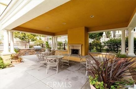 Property Photo: 1800 Oak Street 516 CA 90501