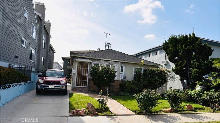 11974 Walnut Lane  Los Angeles CA 90025 photo