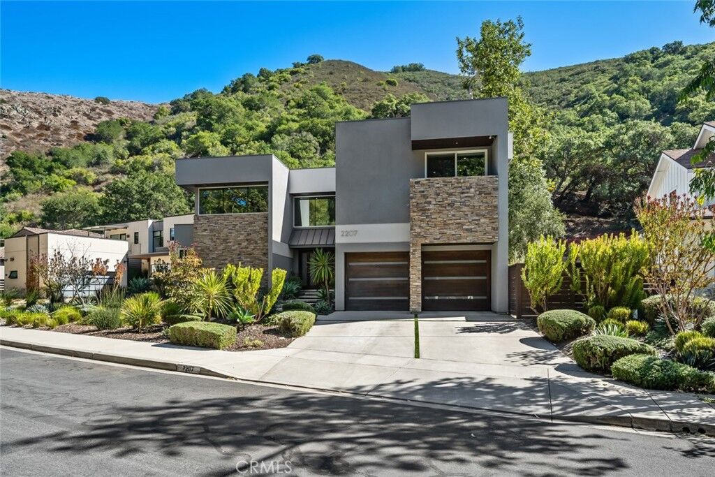 Property Photo: 2207 San Luis Drive CA 93401