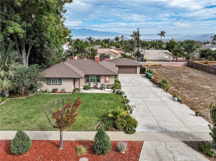 Property Photo:  951 W Kendall  CA 92882 