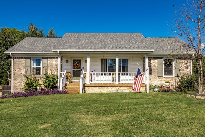 Property Photo: 109 Raindrop Ln TN 37075