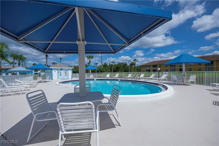 Property Photo:  1100 Pondella Road 206  FL 33909 