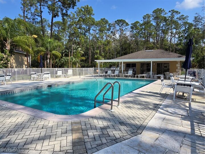 Property Photo: 5622 Woodmere Lake Circle B102 FL 34112
