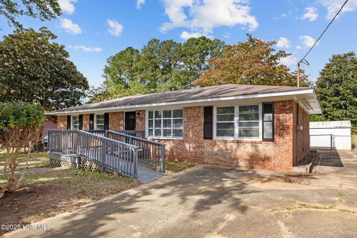 Property Photo:  1102 Danbury Road  NC 28311 