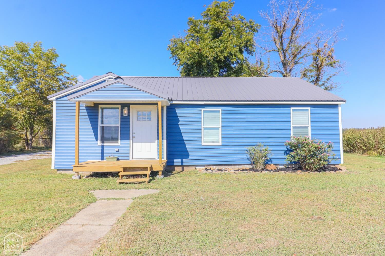 Property Photo: 587 E Matthews AR 72417