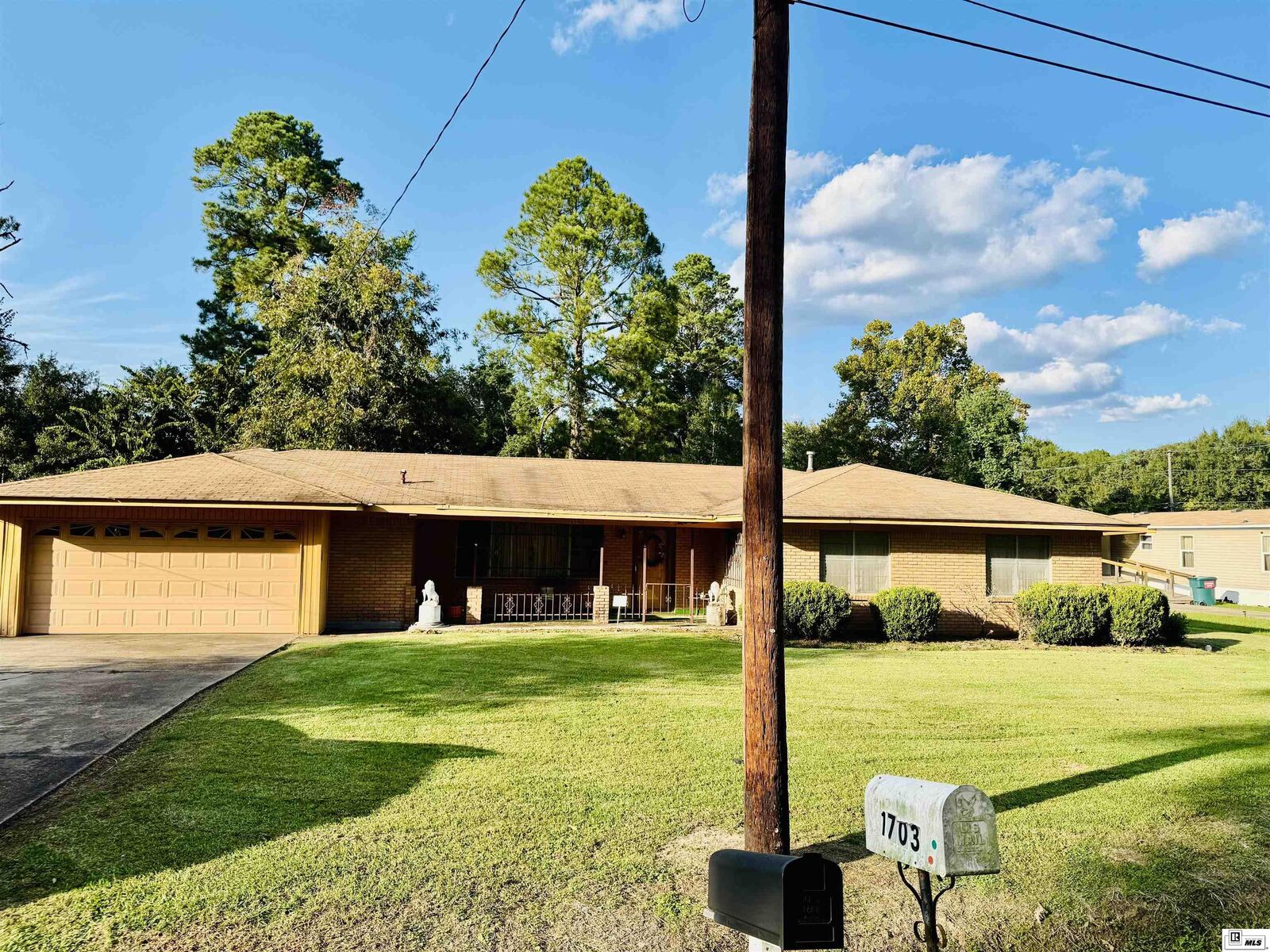 Property Photo:  1703 Reed Street  LA 71202