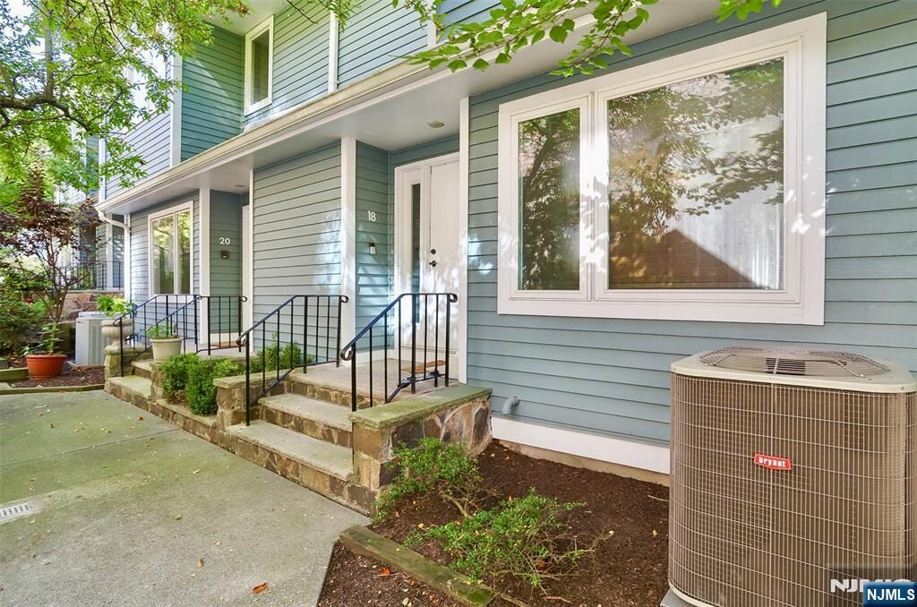 Property Photo:  18 Skyview Terrace  NJ 07013 