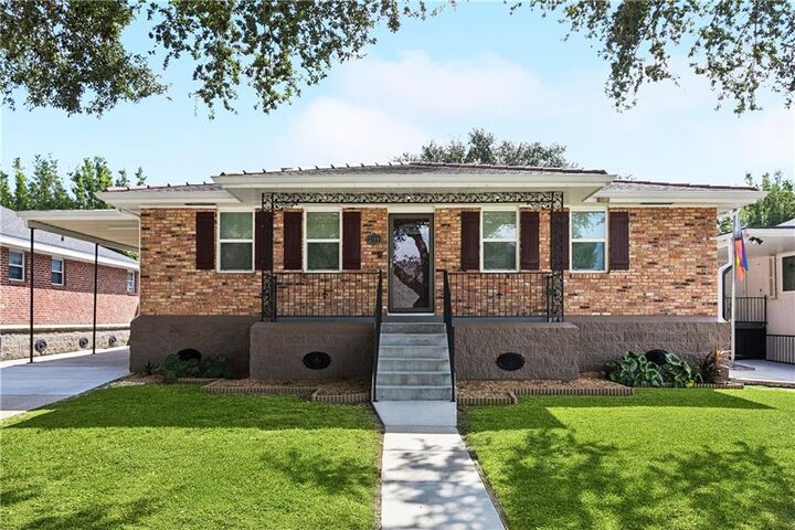 Property Photo:  2109 Airline Park Boulevard  LA 70003 