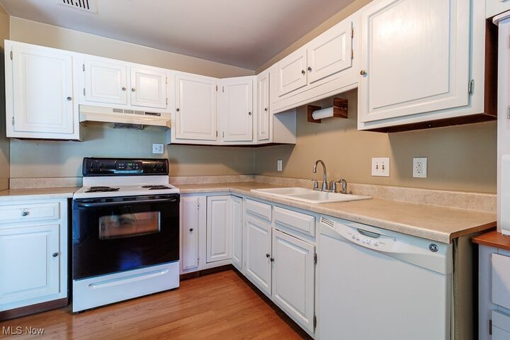 Property Photo: 1326 Robin Avenue OH 44460