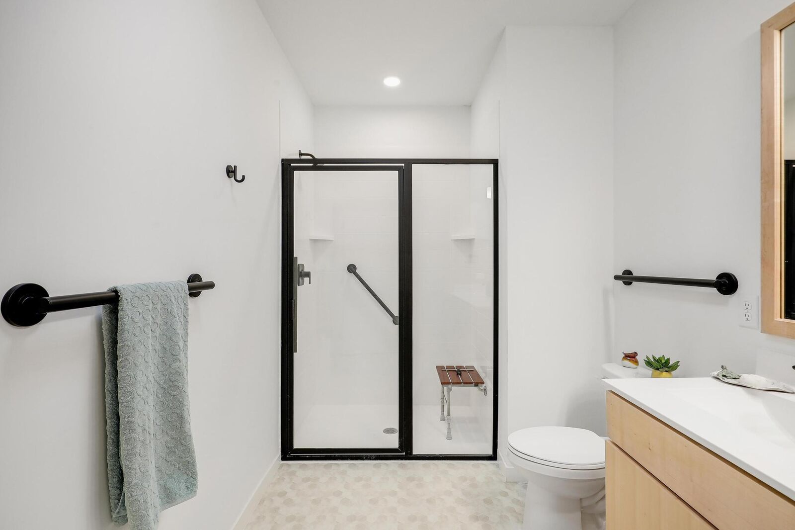 Property Photo:  1948 W Wayzata Boulevard 308  MN 55356