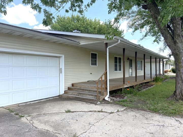 Property Photo:  1307 Springhill  MO 64601 