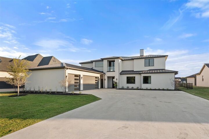 Property Photo: 1532 Laguna Bay N TX 76020