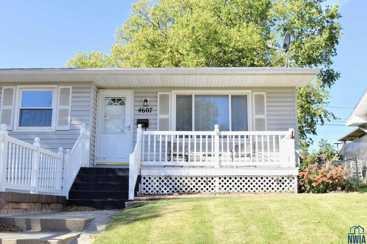 Property Photo: 4607 Polk Street IA 51108