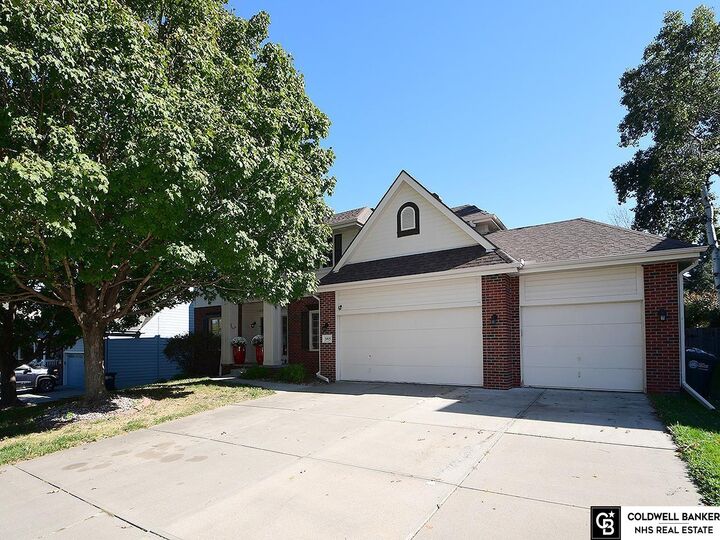 Property Photo: 5415 S 174th Avenue NE 68135