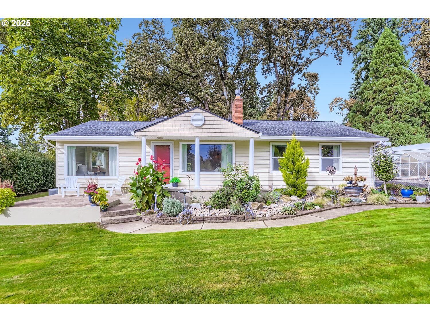 Property Photo: 4711 SE Roethe Rd OR 97267